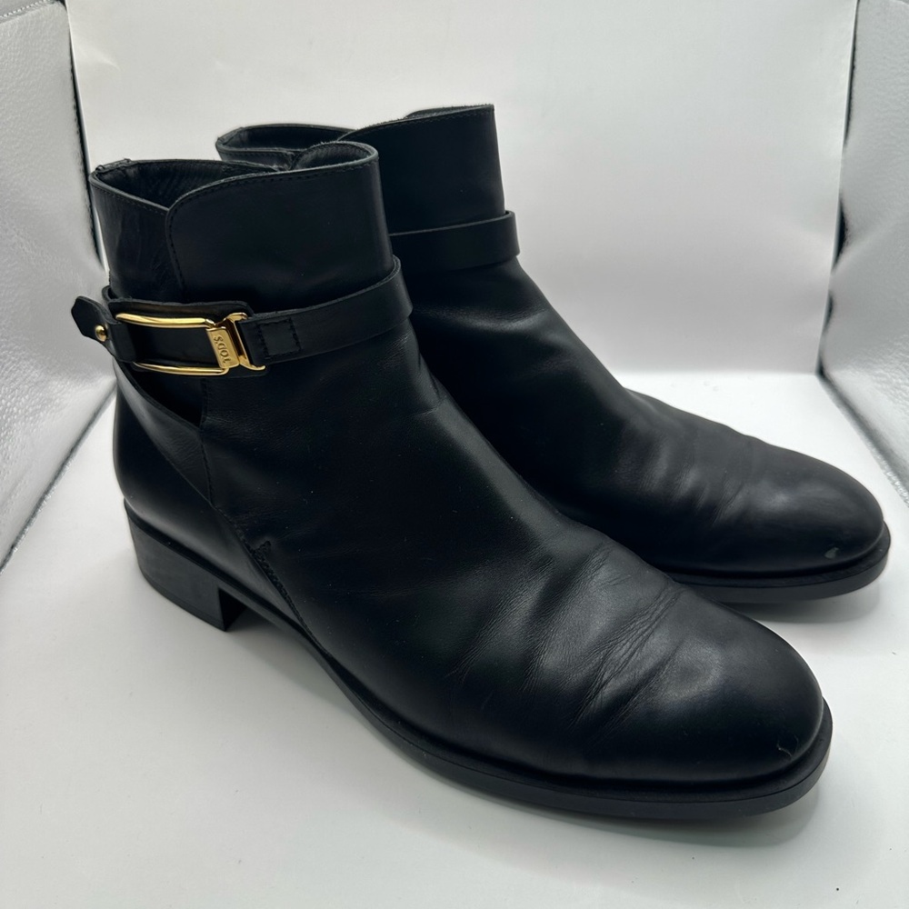Women’s black leather TOD’S ankle boots size 39 1/2